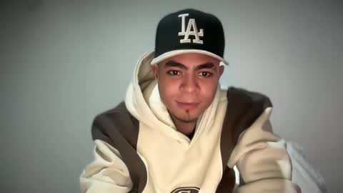 freyva_ online show from 02/11/25, 03:08