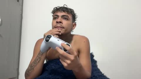 freyva_ online show from 12/02/25, 05:35