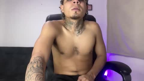 freyva_ online show from 03/18/26, 07:33