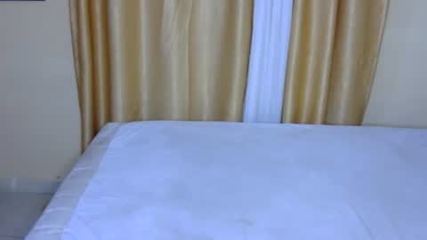 Snapshot of frianebony chatting on 06/15/26, 12:57 Frian online show from 06/15/26, 12:57