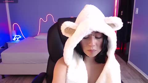 frida_lassi_ online show from 02/13/25, 06:38