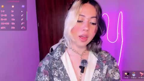 frida_lassi_ online show from 12/13/25, 09:42