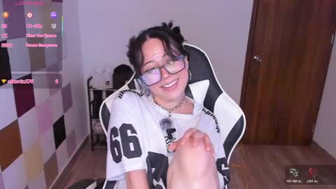 frida_lassi_ online show from 04/24/26, 09:39