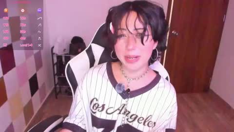 frida_lassi_ online show from 05/05/26, 04:15