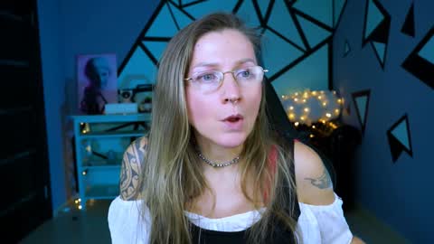 Frida Tander online show from 12/22/24, 01:44