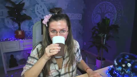 Frida Tander online show from 12/27/24, 09:06