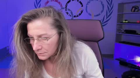 Frida Tander online show from 02/10/25, 09:04