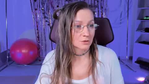 Frida Tander online show from 02/17/25, 06:15