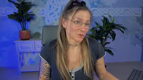 Frida Tander online show from 02/22/25, 03:25