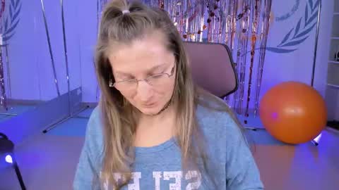 Frida Tander online show from 03/01/25, 03:38