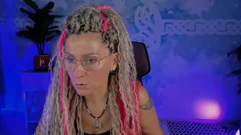Snapshot of fridatander chatting on 05/24/26, 05:12 Frida Tander online show from 05/24/26, 05:12
