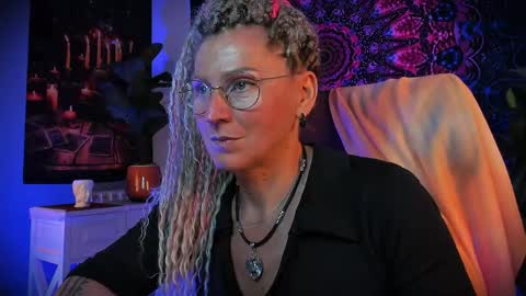 Snapshot of fridatander chatting on 06/05/26, 05:36 Frida Tander online show from 06/05/26, 05:36