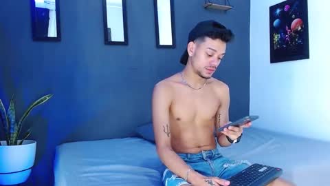 Snapshot of friendsofeverything_ chatting on 12/04/24, 11:52 Adam y pitter online show from 12/04/24, 11:52