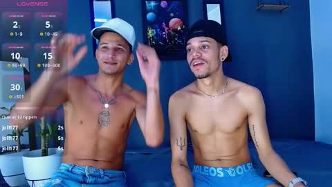 Snapshot of friendsofeverything_ chatting on 12/21/24, 03:53 Adam y pitter online show from 12/21/24, 03:53