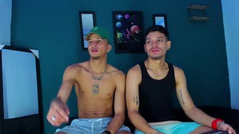 Snapshot of friendsofeverything_ chatting on 03/10/25, 01:10 Adam y pitter online show from 03/10/25, 01:10