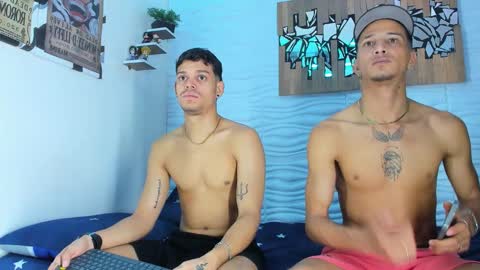 Snapshot of friendsofeverything_ chatting on 10/01/25, 02:01 Adam y pitter online show from 10/01/25, 02:01