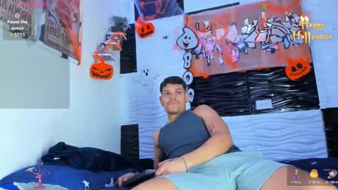 Snapshot of friendsofeverything_ chatting on 10/17/25, 11:29 Adam y pitter online show from 10/17/25, 11:29