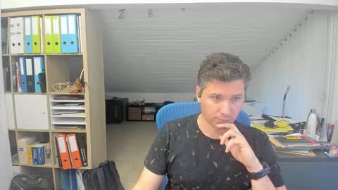 Francois online show from 10/10/25, 04:17