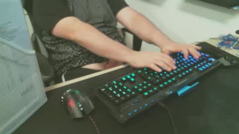 Snapshot of frodo21212 chatting on 03/12/25, 05:28 Josh online show from 03/12/25, 05:28