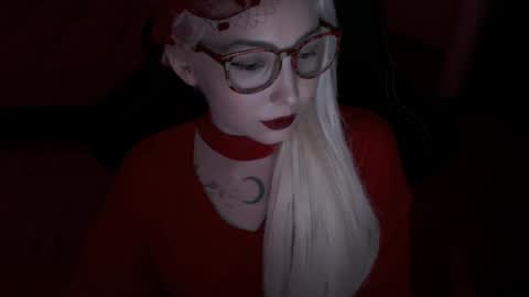 Snapshot of fromsun_forsoul chatting on 04/03/26, 08:40 Lilith online show from 04/03/26, 08:40
