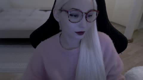 Snapshot of fromsun_forsoul chatting on 04/16/26, 07:31 Lilith online show from 04/16/26, 07:31