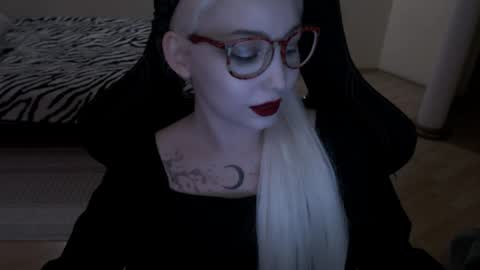 Snapshot of fromsun_forsoul chatting on 04/30/26, 09:30 Lilith online show from 04/30/26, 09:30
