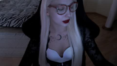 Snapshot of fromsun_forsoul chatting on 05/12/26, 08:44 Lilith online show from 05/12/26, 08:44