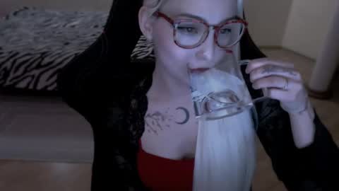 Snapshot of fromsun_forsoul chatting on 05/22/26, 06:35 Lilith online show from 05/22/26, 06:35
