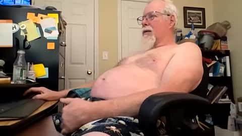 Snapshot of frostygoat chatting on 02/18/26, 02:13 frostygoat online show from 02/18/26, 02:13