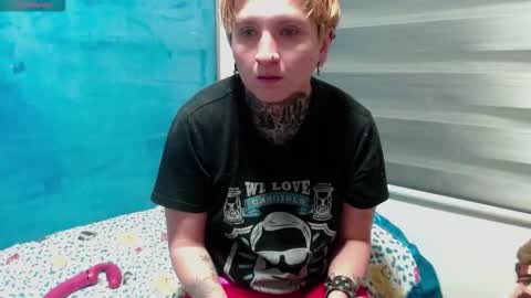          HEHIM  online show from 12/03/25, 10:13