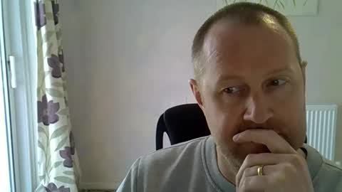 Snapshot of fuck_buddy_uk chatting on 05/13/26, 04:26 Fuck Buddy UK online show from 05/13/26, 04:26