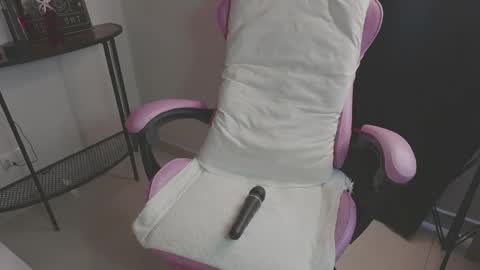 Noface -IDEPENDENT MODEL- online show from 04/24/26, 12:18