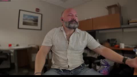 Snapshot of fuckadilf chatting on 03/05/25, 12:11 fuckadilf online show from 03/05/25, 12:11