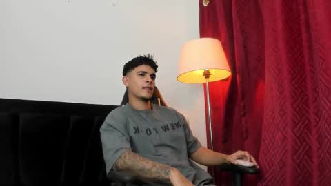 Snapshot of fuckboyca chatting on 09/26/25, 04:05 fuckboyca online show from 09/26/25, 04:05