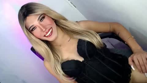 Snapshot of fuckerjenny8 chatting on 04/29/26, 04:22 sweetyJENNY online show from 04/29/26, 04:22