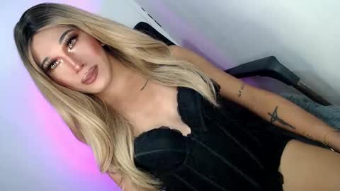 Snapshot of fuckerjenny8 chatting on 05/04/26, 12:56 sweetyJENNY online show from 05/04/26, 12:56
