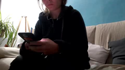 La online show from 09/25/25, 06:33