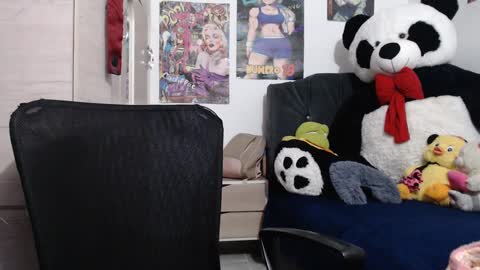 Mia and Gary  online show from 09/20/25, 02:45