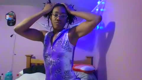 Snapshot of fuckitwehere chatting on 10/29/25, 04:37 fuckitwehere online show from 10/29/25, 04:37