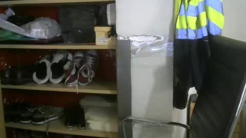 Snapshot of fuerte440 chatting on 10/10/25, 08:46 fuerte440 online show from 10/10/25, 08:46