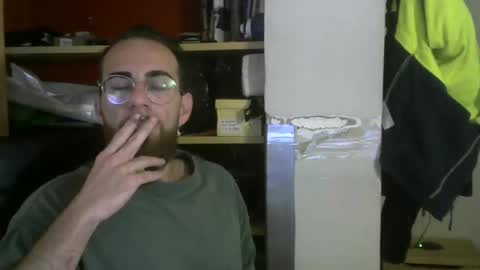 Snapshot of fuerte440 chatting on 10/15/25, 08:03 fuerte440 online show from 10/15/25, 08:03