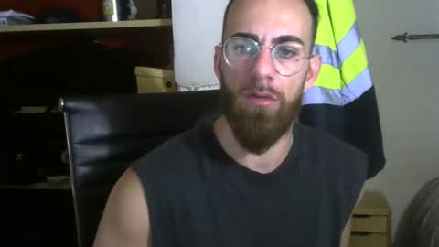 Snapshot of fuerte440 chatting on 11/17/25, 10:21 fuerte440 online show from 11/17/25, 10:21