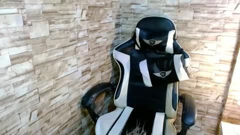 Snapshot of fujiko_13 chatting on 02/22/25, 04:07 Japanese x Filipina online show from 02/22/25, 04:07