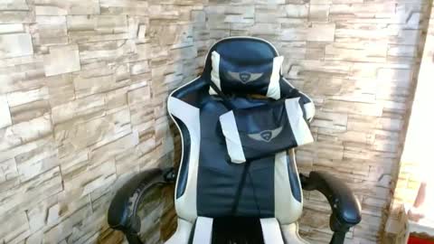 Snapshot of fujiko_13 chatting on 02/28/25, 06:21 Japanese x Filipina online show from 02/28/25, 06:21