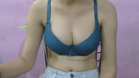 Snapshot of full_fun_girl55 chatting on 09/30/25, 05:23 full_fun_girl55 online show from 09/30/25, 05:23