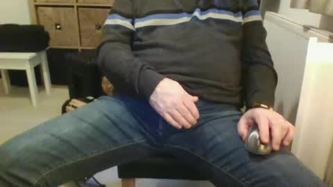 Snapshot of fullballs11 chatting on 01/22/25, 04:12 fullballs11 online show from 01/22/25, 04:12