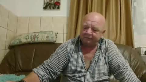 fullballs6 online show from 09/19/25, 02:13