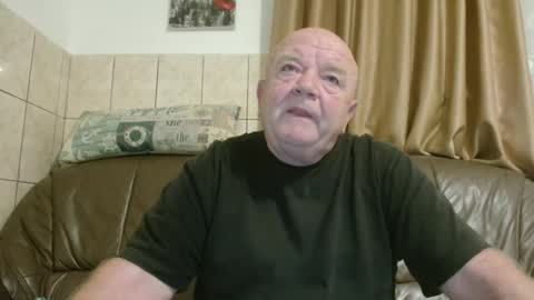 fullballs6 online show from 10/17/25, 02:37