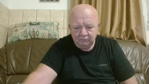 fullballs6 online show from 10/20/25, 02:34