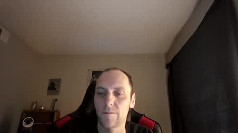 Snapshot of fun4u2tx chatting on 11/17/25, 08:03 fun4u2tx online show from 11/17/25, 08:03